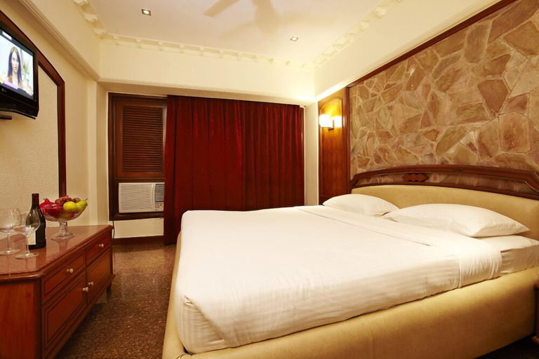 Bedroom 2, Hotel Royal Garden, Mumbai Suburban