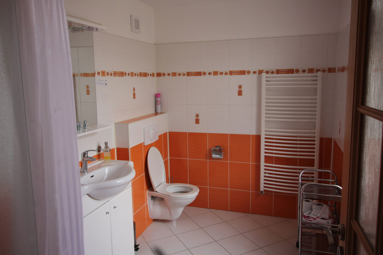 Bathroom 4, Hotel City Bell, Praha 2