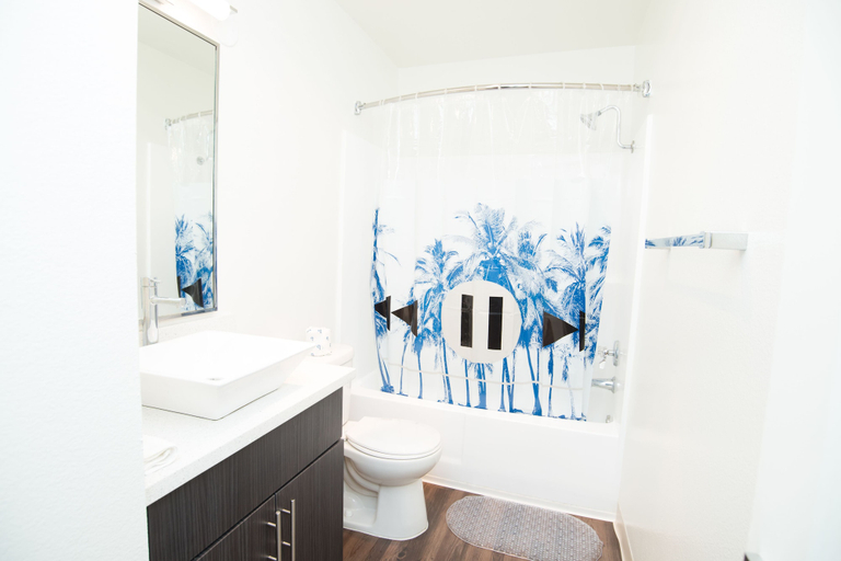 Bathroom 4, Wellworth Apartments, Los Angeles