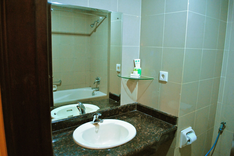 Bathroom, Hotel Nuansa Indah, Balikpapan