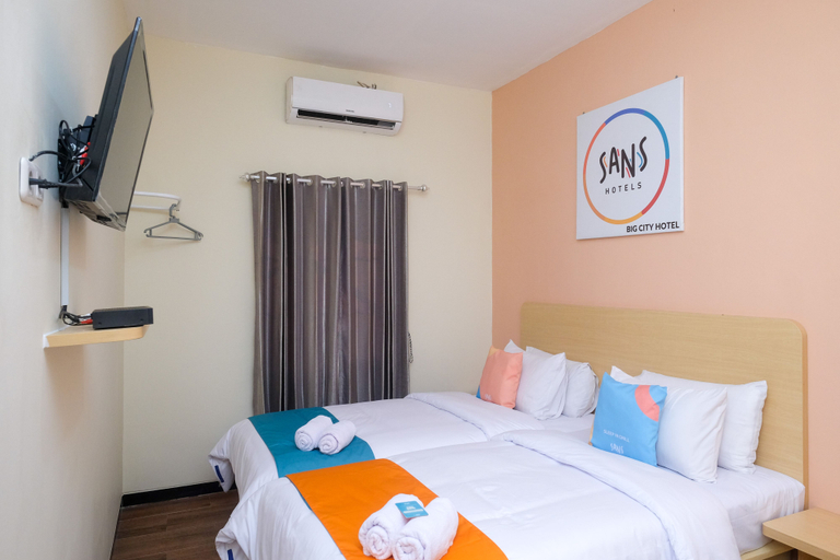 Bedroom 4, SANS Hotel City Park Semarang, Semarang