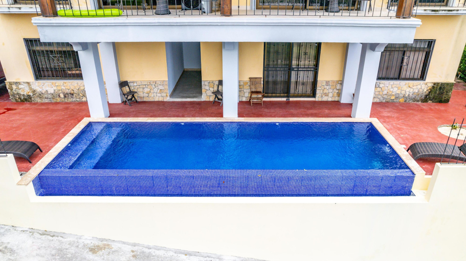Sport & Beauty 5, Coastal-Inspired Condo w/ Infinity Pool & Oceanview Terrace, Santa Cruz