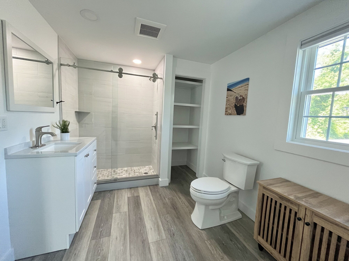 Bathroom 4, Kingfisher Lodging, Barnstable