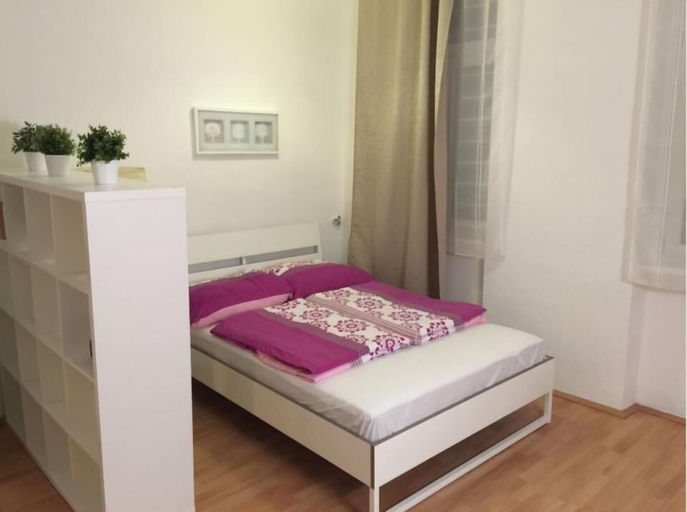 Bedroom, Apartment- Schottenfeldgasse, Wien