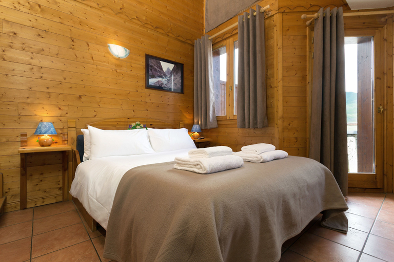 Bedroom 2, Madame Vacances Les Lodges des Alpages, Savoie