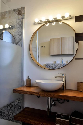 Bathroom sink 2, Decumana Apartment, Bologna