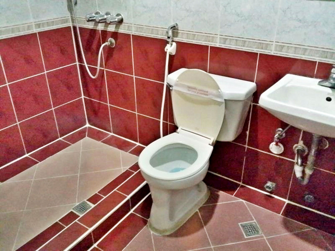 Bathroom 3, Orchids Drive Inn Hotel and Restaurant, Pasig City