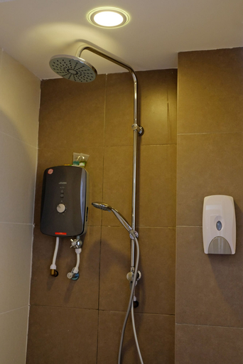 Bathroom 10