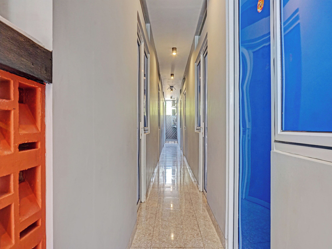Others 4, Capital O 92765 J&b Smart Sentul, Bogor
