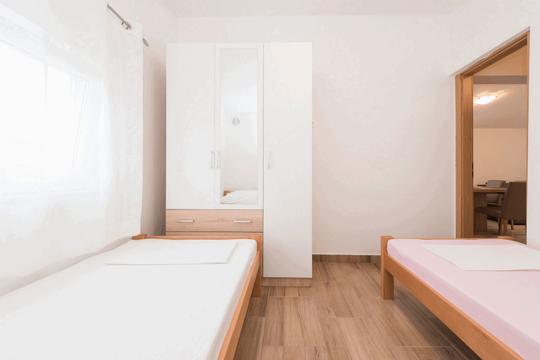 Bedroom 2, Apartment Banic, Vir