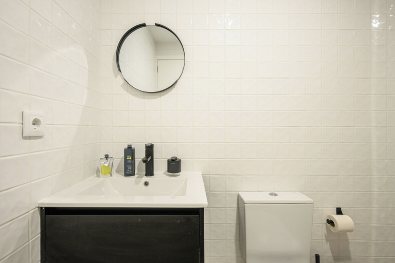 Bathroom 3, NAX Apartment B by Liiiving, Porto