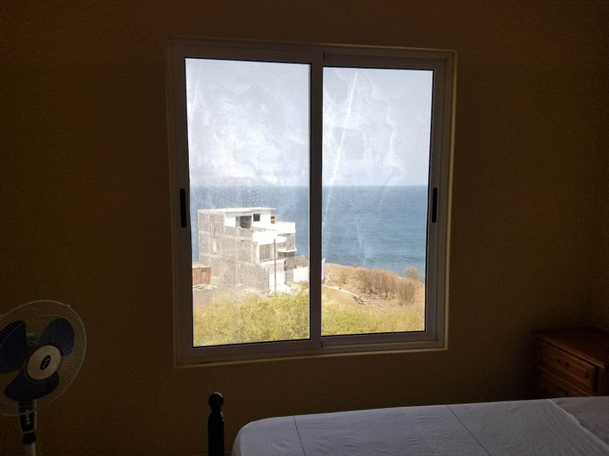 Bedroom 4, Chez albino