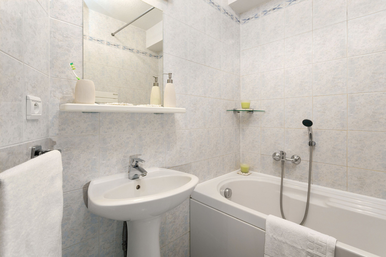 Bathroom, Madame Vacances Les Lodges des Alpages, Savoie