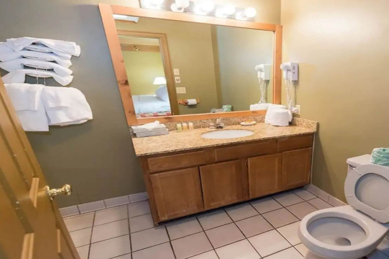 Bathroom 4, Timbers Lodge, Sevier