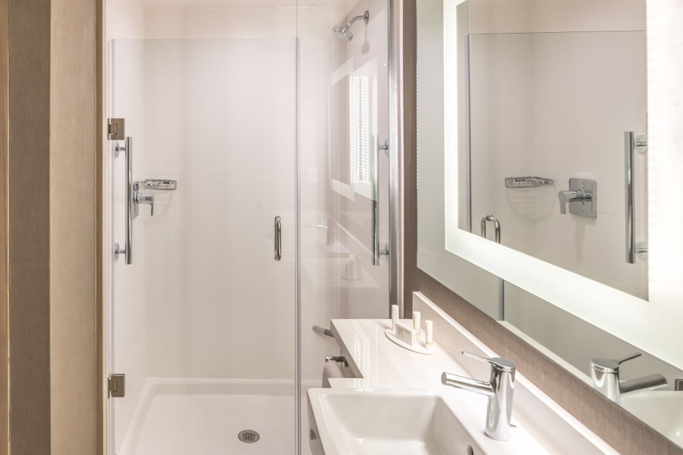 Bathroom 5, SpringHill Suites by Marriott Dallas Central Expressway, Dallas