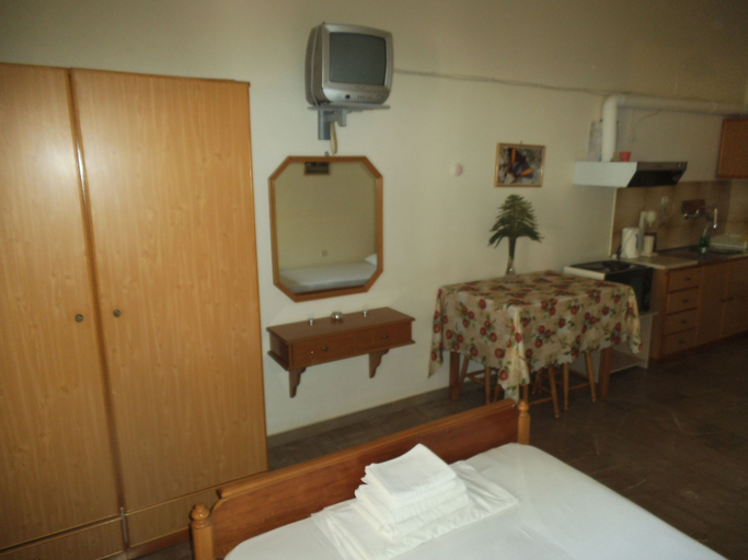 Bedroom 3, Villa Xenos Studios & Apartments, Ionian Islands