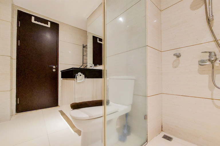 Bathroom 5, Spacious 2Br Loft At Brooklyn Alam Sutera Apartment, Tangerang