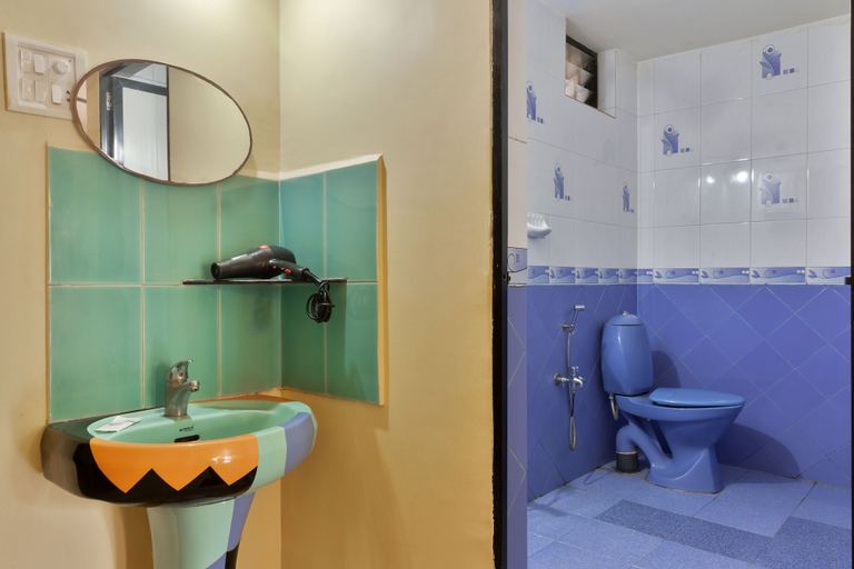 Bathroom 4, Larios Beach Holidays, North Goa