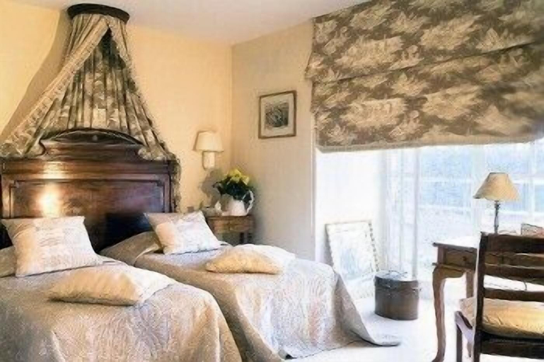 Bedroom 3, Chateau Colbert, Maine-et-Loire