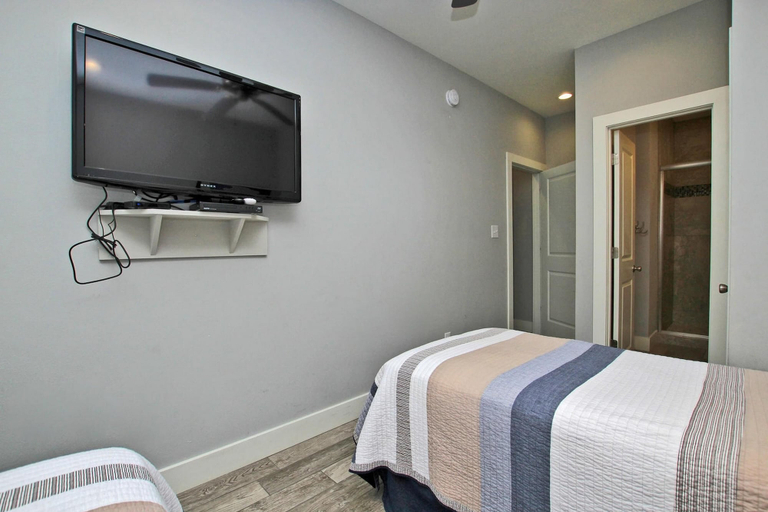 Bedroom 2, Our Point of View #3, Baldwin