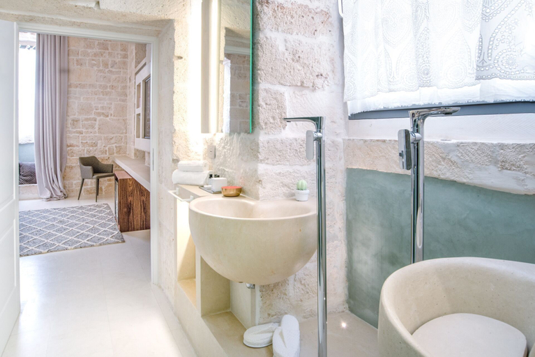 Bathroom 5, Vico Bianco Raro Rooms Collections, Brindisi