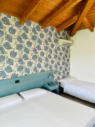 Bedroom 5, HOTEL   VILLA CAMPO ROSSO, Verona