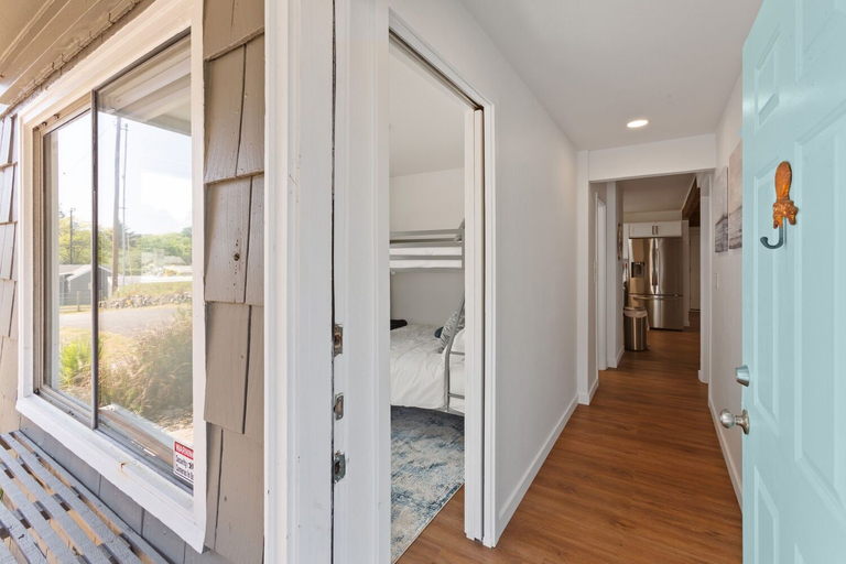 Others 5, Breakwater Resort, Grays Harbor