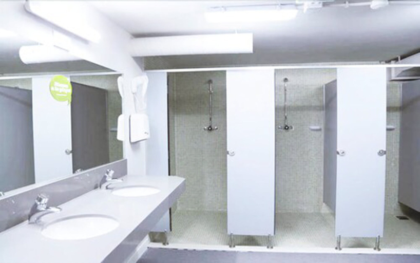 Bathroom 4, Hola Hostal Eixample - Hostel, Barcelona