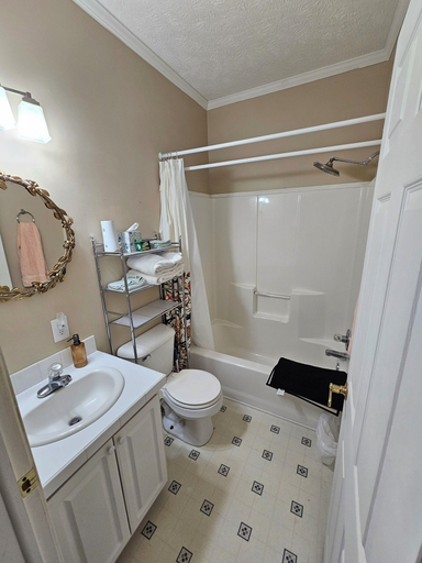 Bathroom 3, Phoenix Farms Vineyard, Beaufort