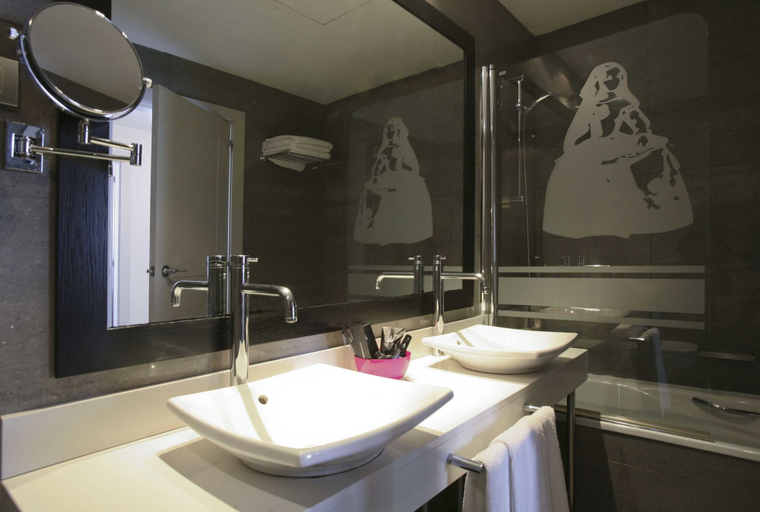 Bathroom 4, Hotel Meninas, Madrid