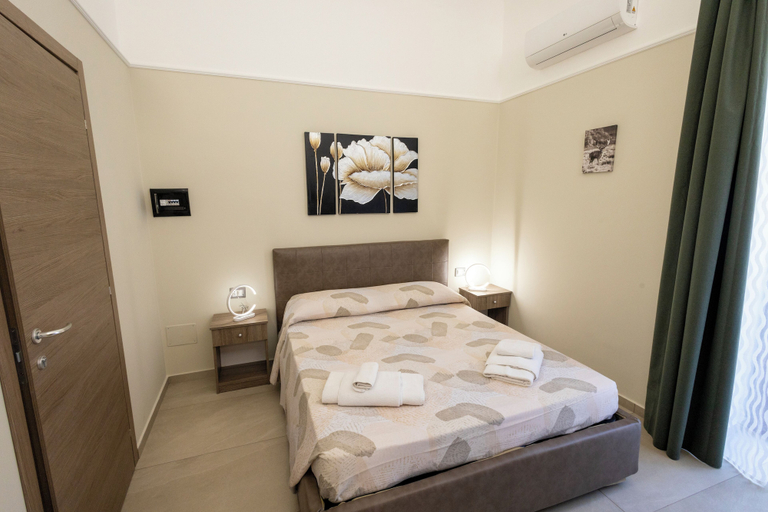 Bedroom 2, Catania Center B&B, Catania