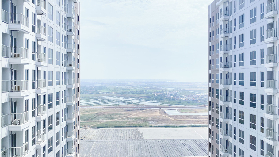 Exterior & Views, Modern Look And Restful Studio At Tokyo Riverside Apartment Pik 2, Tangerang