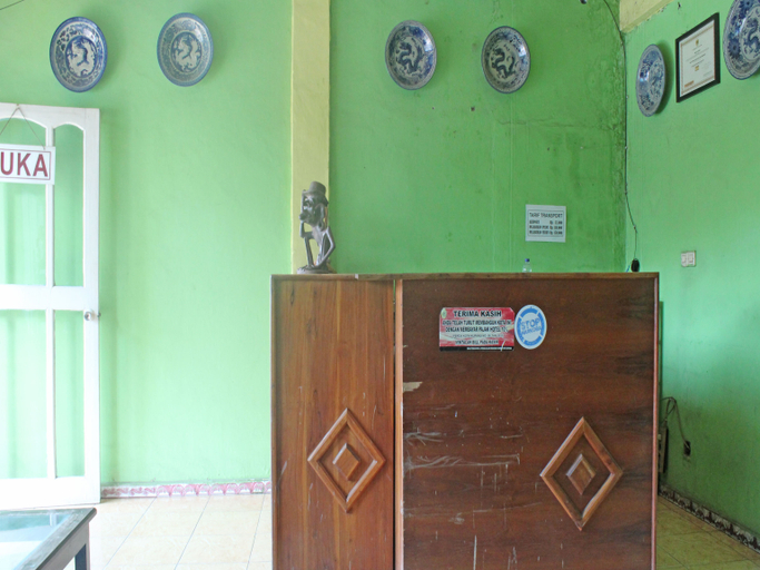 Public Area 2, OYO 91721 Hotel Brenton, Kupang