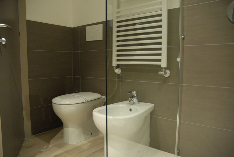 Bathroom 4, Hotel Sonia Self Check In Only, Trieste