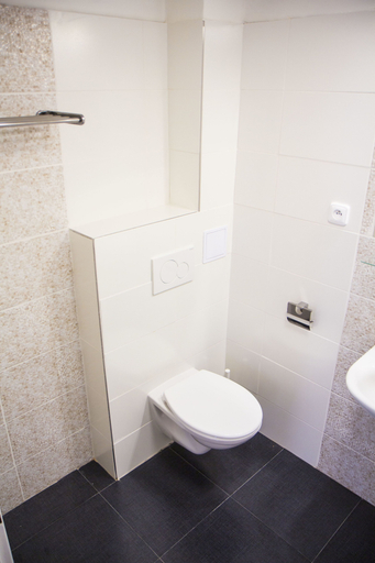Bathroom 3, Lidicka Apartments, Praha 5