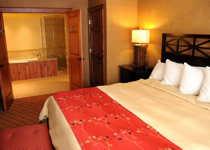 Bedroom 4, Slopeside Hotel, A Vail Resorts Property, Somerset