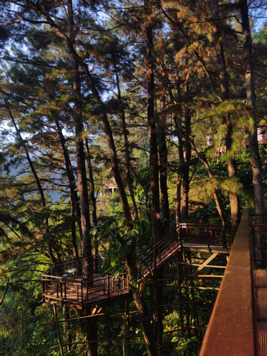 Exterior & Views 4