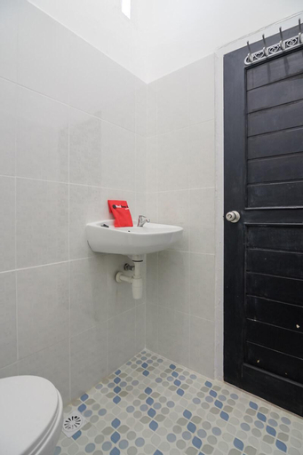 Bedroom 4, RedDoorz near Sultan Thaha Airport Jambi, Jambi