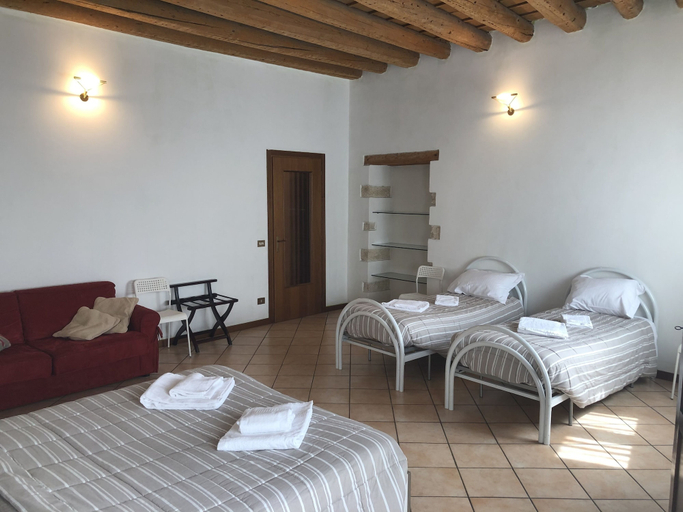 Bedroom 3, Ai Leoni, Verona