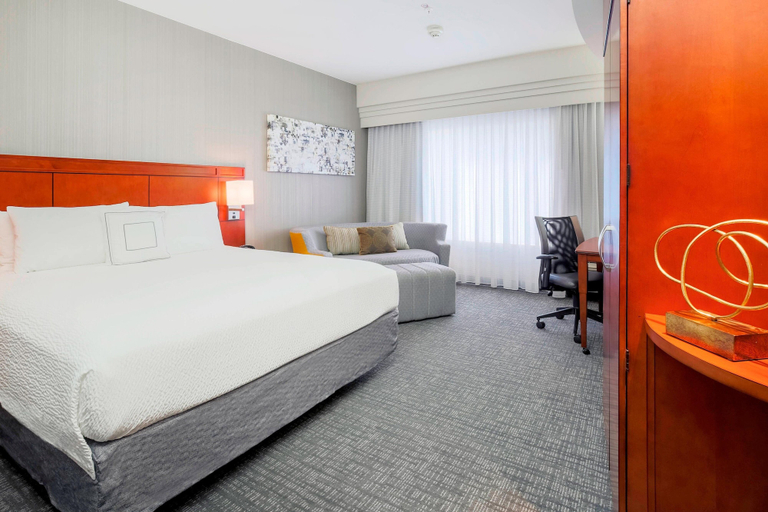 Bedroom 3, Courtyard by Marriott Dallas Arlington South, Arlington