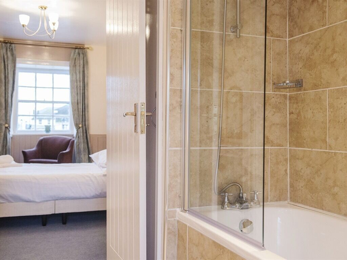 Bathroom 3, The Wellington Hotel, Cornwall