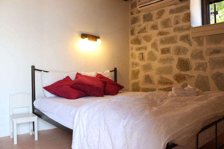 Bedroom 3, Villa Asterina, Thessaly