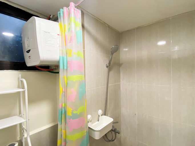 Bathroom 2, Best Homey And Modern 2Br At Meikarta Apartment, Cikarang