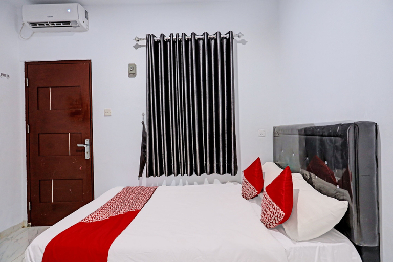 Bedroom 2, Hotel O Nagoya House Syariah, Batam