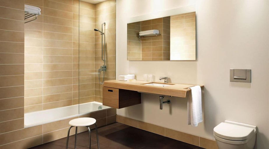 Bathroom, The Headquarters Inn, Langata