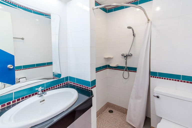 Bathroom 4, New Siam 2, Phra Nakhon