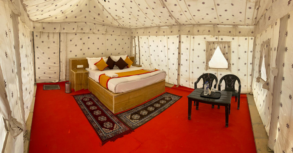 Bedroom, jaisalmer sand dunes resort, Jaisalmer