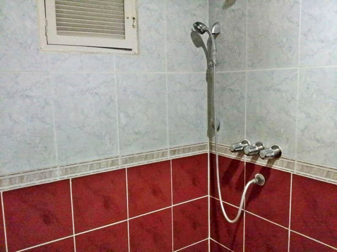 Bathroom 5, Orchids Drive Inn Hotel and Restaurant, Pasig City