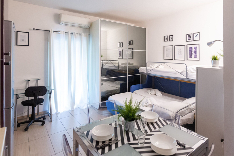 Others 4, Home Hotel - Monte Nero 29, Milano