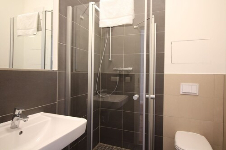 Bathroom 3, Schloss Hohendorf, Vorpommern-Rügen